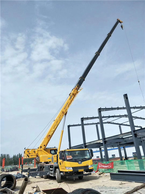 繁昌县超高层建筑钢结构吊装案例
